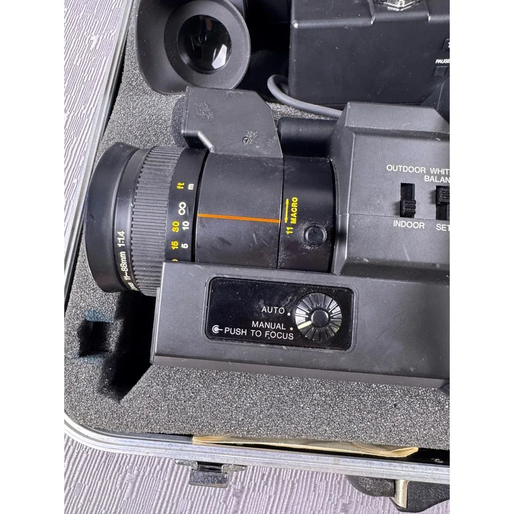 Vintage 1984 RCA Color Video Camera Autofocus with Electronic Viewfinder & Case